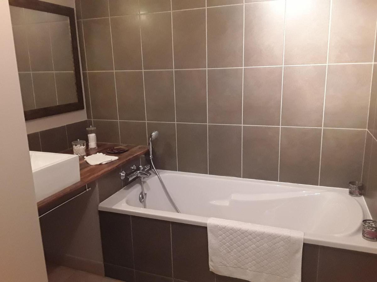 Escampette Hotel Saint-Aubin-en-Charollais Buitenkant foto